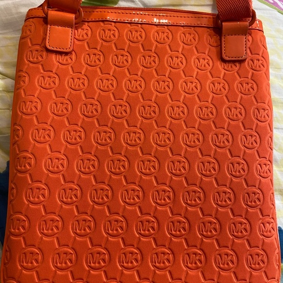 Michael Kors crossbody - Picture 5 of 9